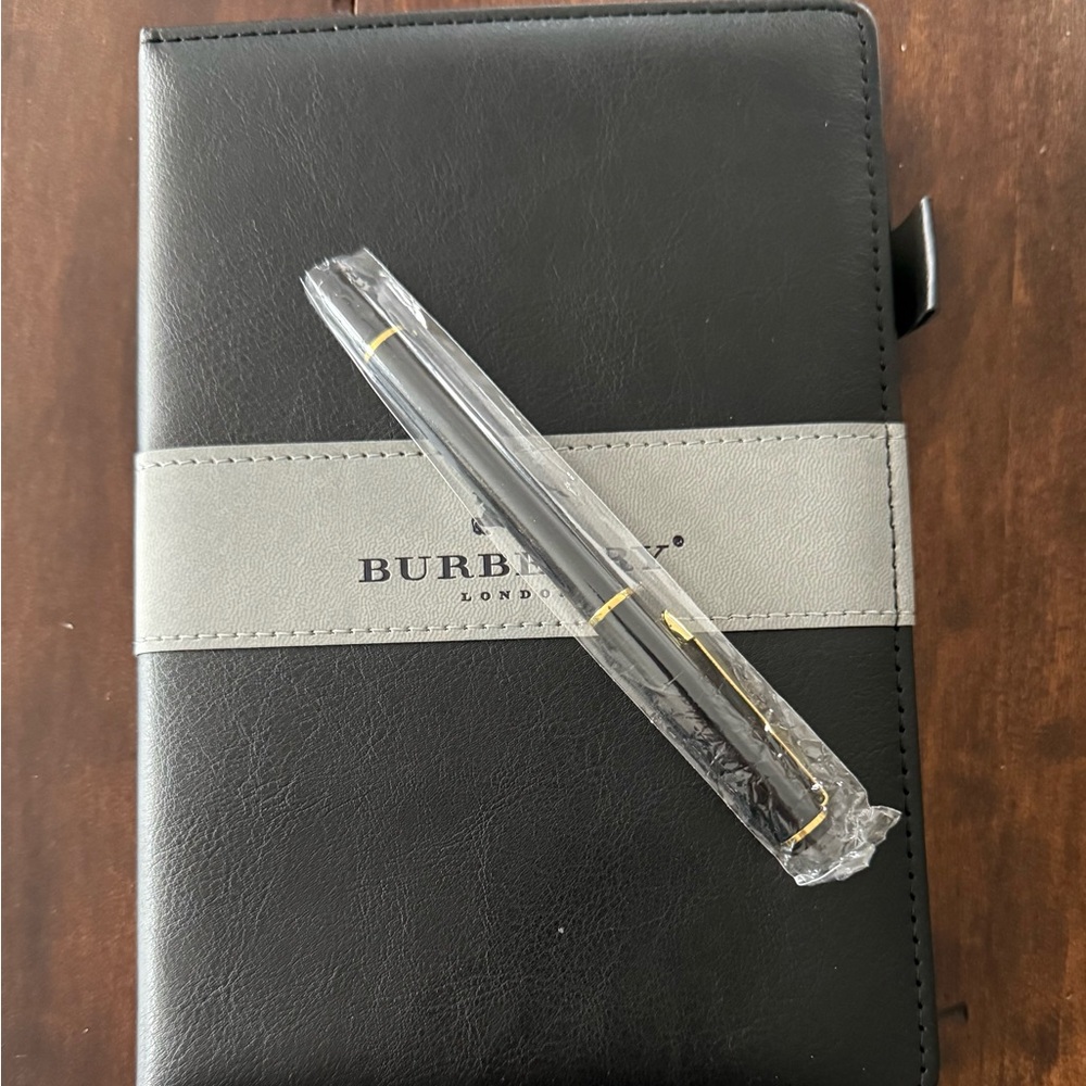 Burberry Black and Gold Pen with Cream Notebook